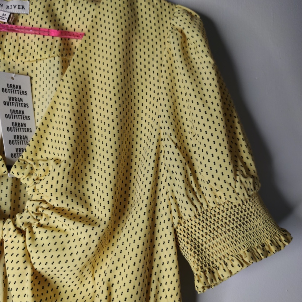 UO Moon River O Ring Cut Out Crop Top NWT size M - Picture 3 of 6